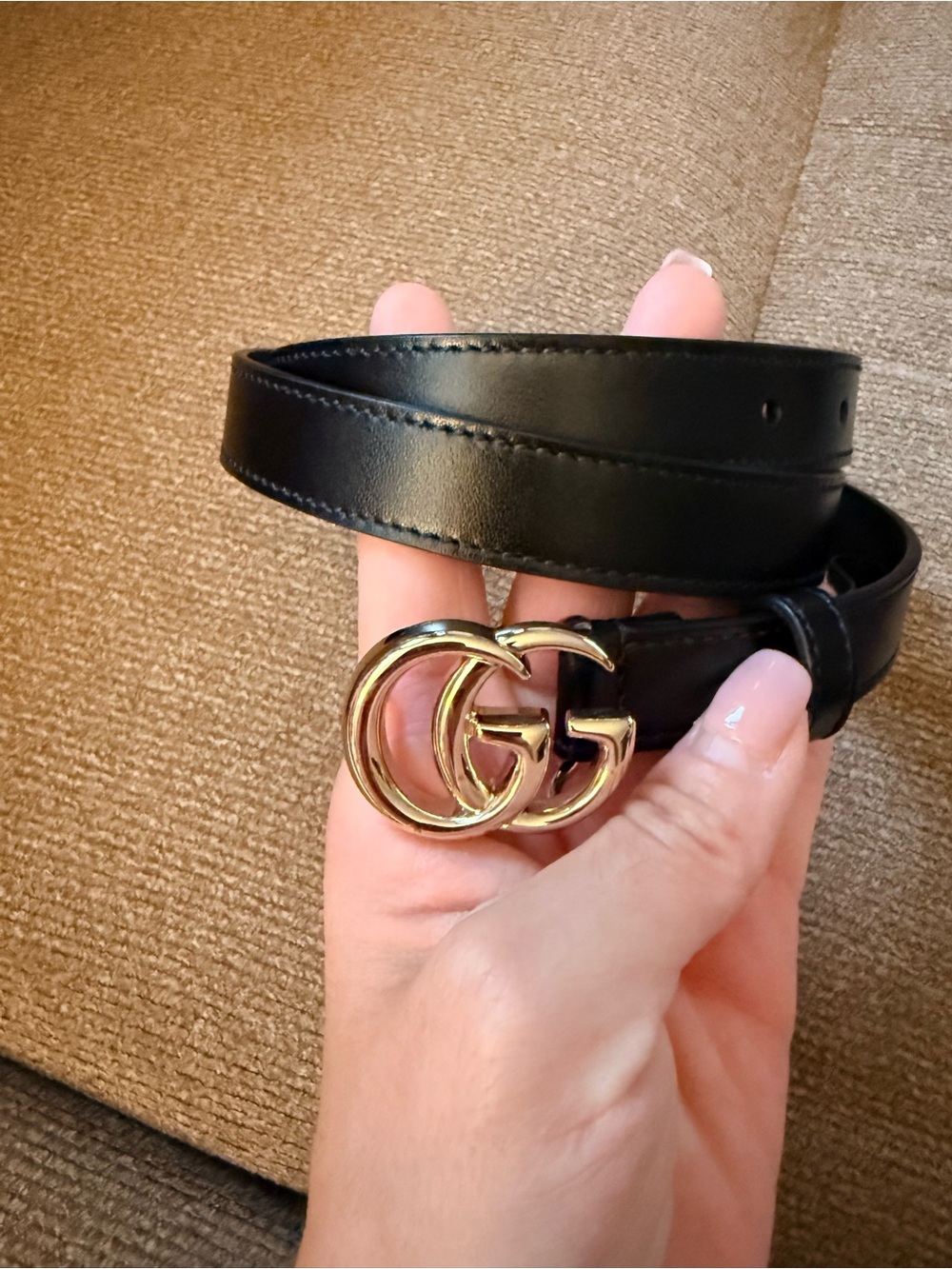 GUCCI Women’s Thin Black Leather Belt -m